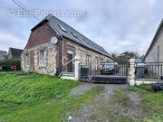 Maison à PUISIEUX-ET-CLANLIEU