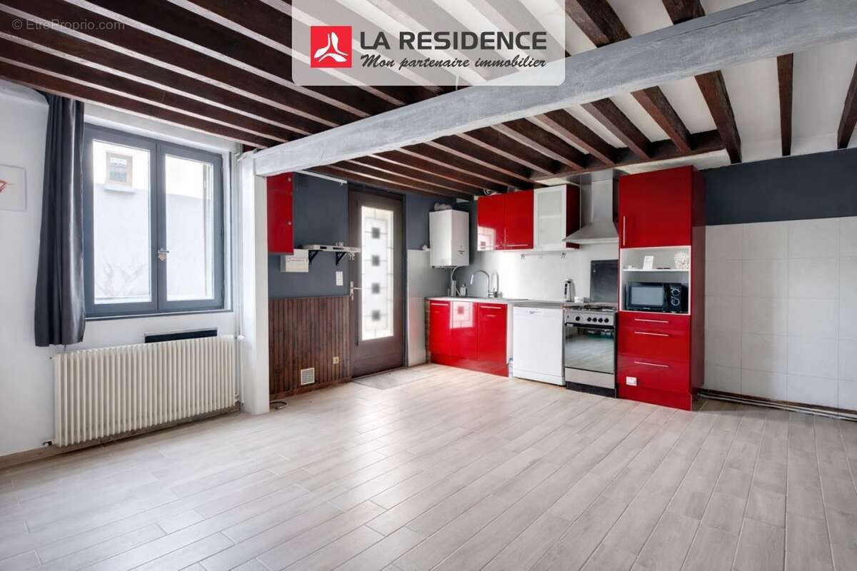 Maison à SAINT-ETIENNE-DU-ROUVRAY