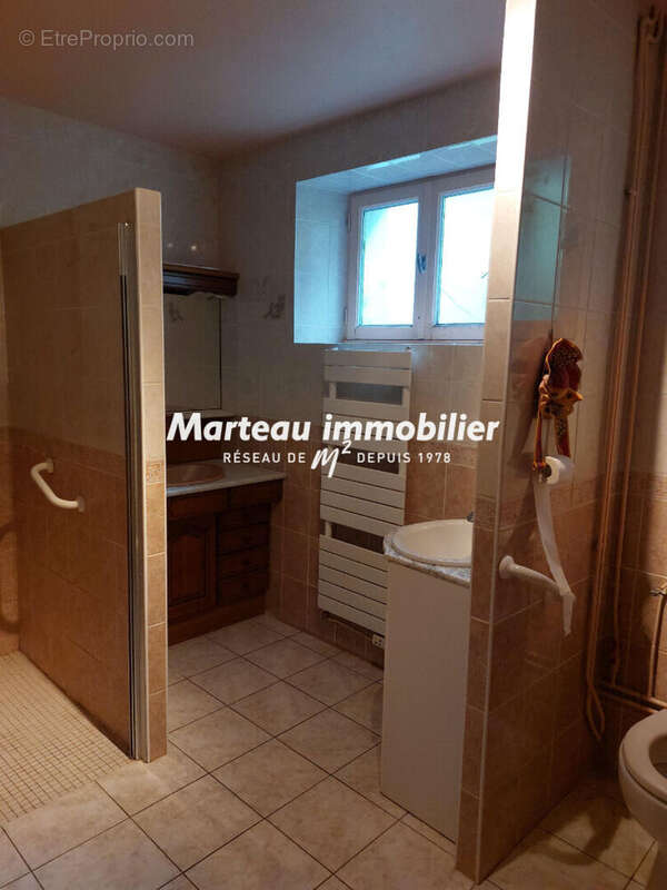 Maison à SAINT-GEORGES-LE-GAULTIER