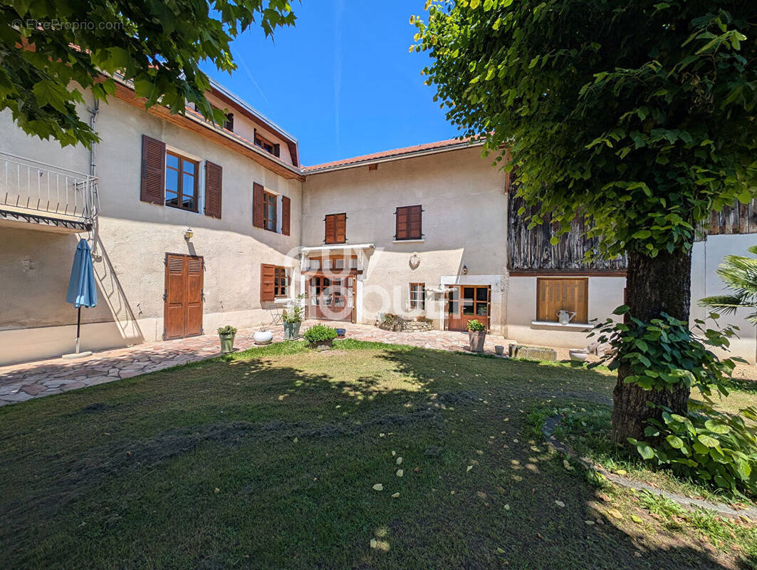 Maison à LA BUISSIERE