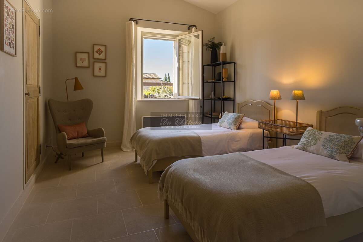Maison à GORDES