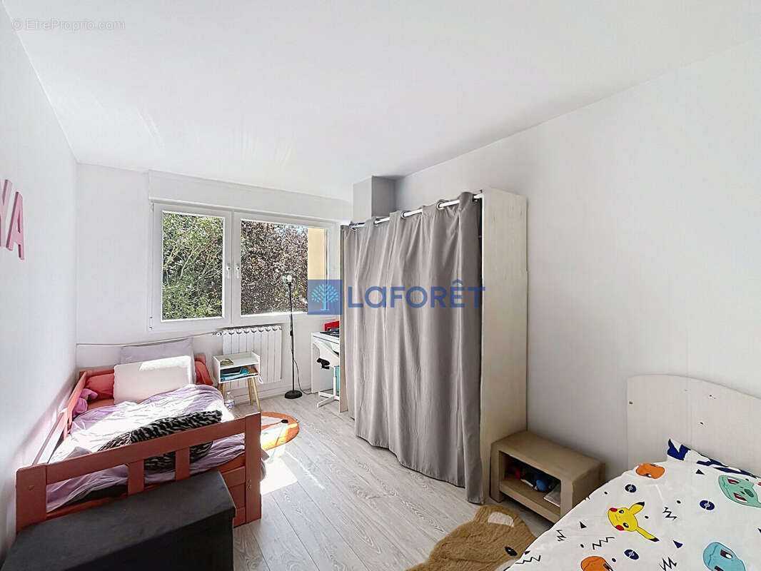 Appartement à SAINTRY-SUR-SEINE