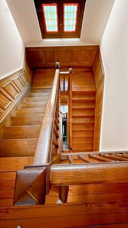 Propriete -  maison bourgeoise d'exception 10 pieces - 785 000 euros - terrain 2000 m2 - photo 14