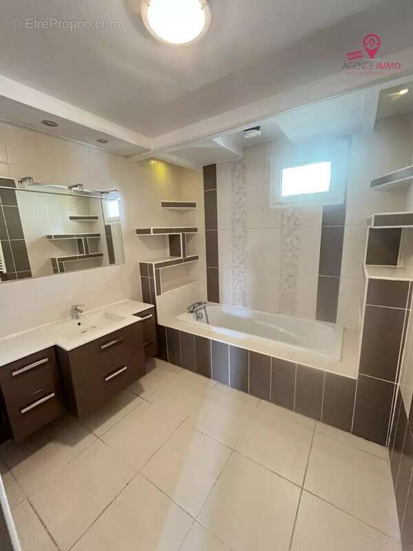 Appartement à VAULX-EN-VELIN