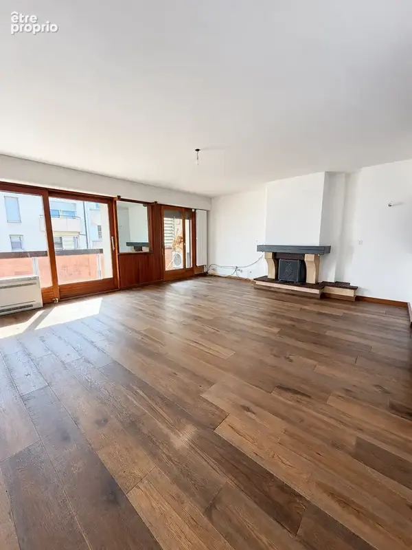 Annemasse centre-ville   appartement t3 -4  de 89 m2   dernier etage -   place de parking et garage - photo 2