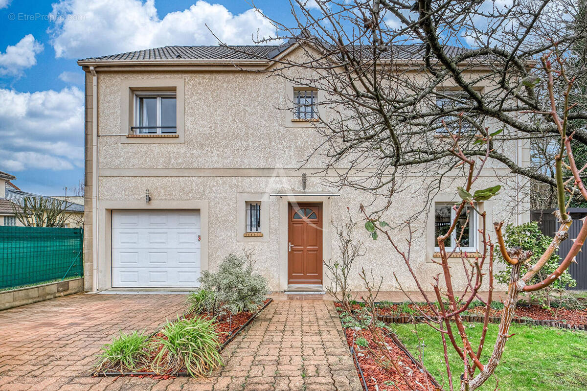 Maison à NEUILLY-PLAISANCE