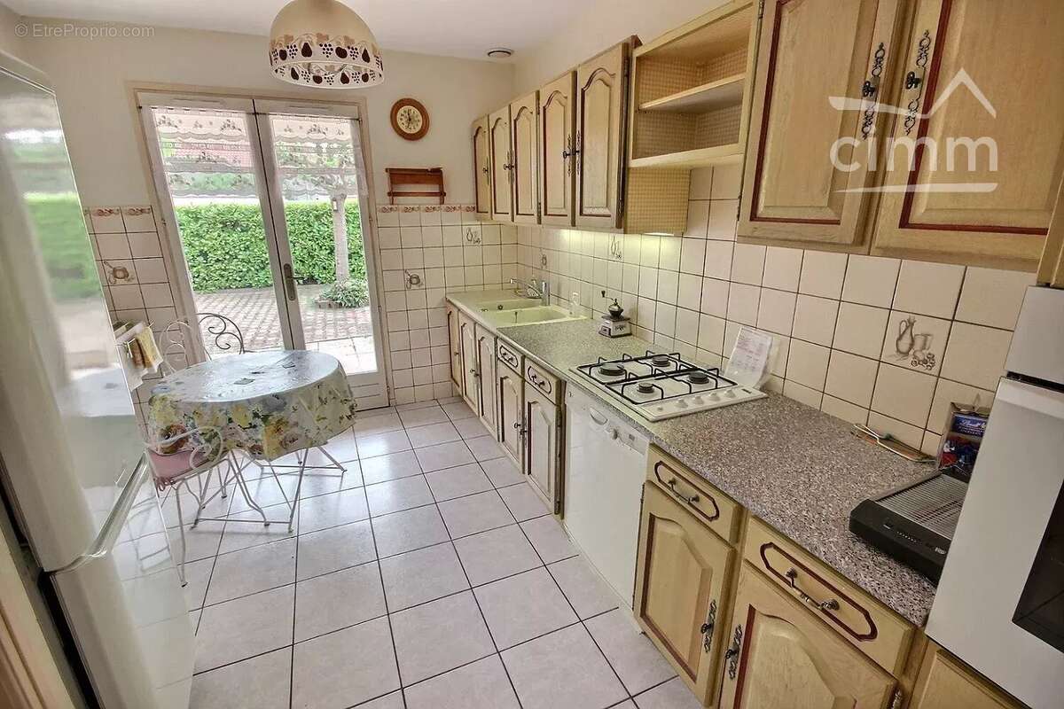 Maison à MONTROND-LES-BAINS