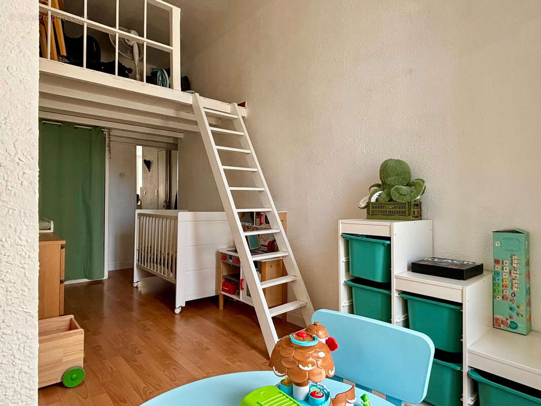 Appartement à MARSEILLE-6E