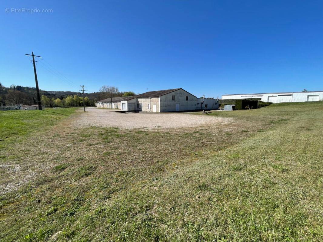 Commerce à HAUTERIVES