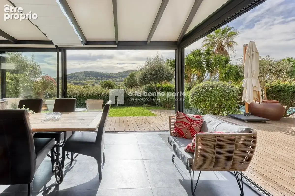 Maison 5 pièces 120 m² à vendre à La Cadiere-D'azur (83740) - photo 1