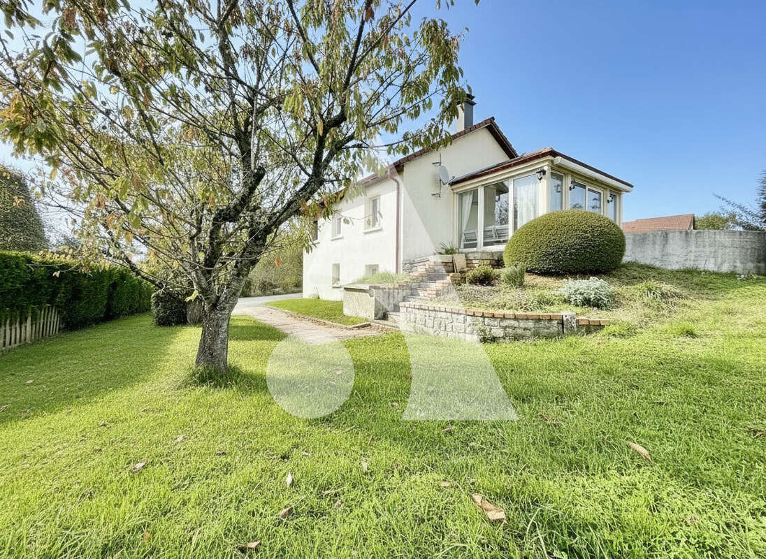 Maison à NEUFCHATEAU