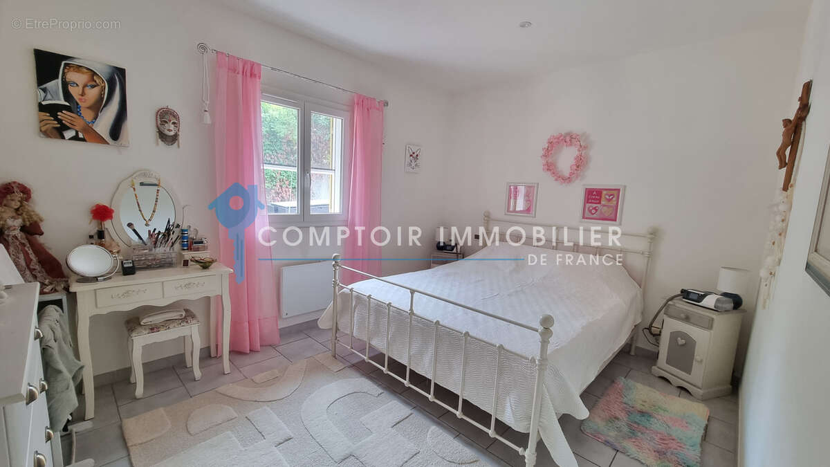 A VENDRE (VAR - 83) - Villa à vendre avec 3 chambres proche du village - photo 11