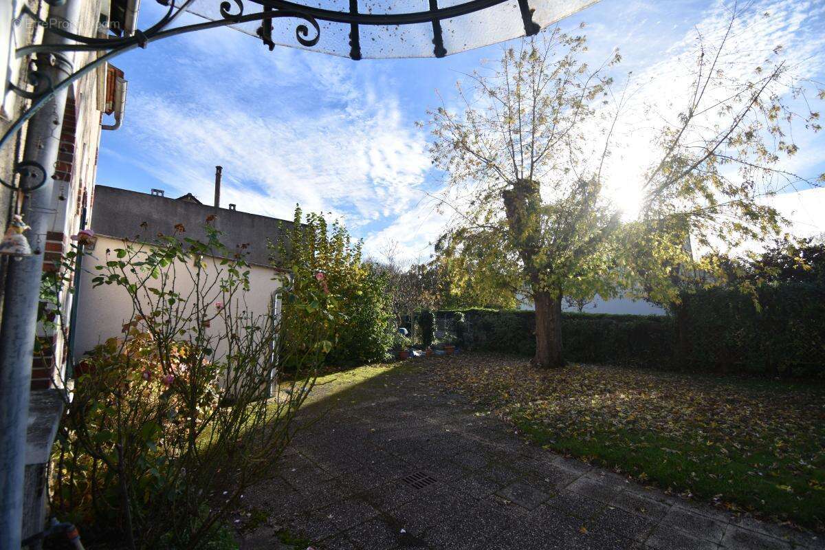 Maison à COSNE-COURS-SUR-LOIRE
