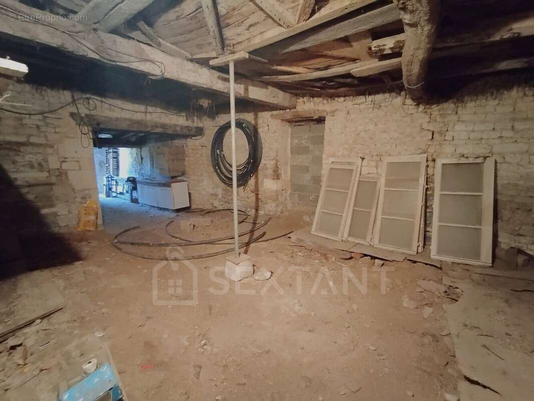 Maison de 120 m²  à rénover  4 chambres  grandes dépendances - photo 15