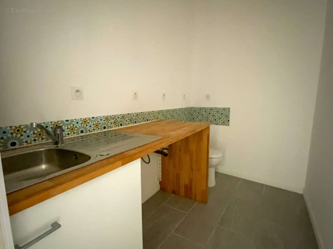 Rare : appartement en rdc de 97 m2 en plein coeur de ville de jonzac - photo 10