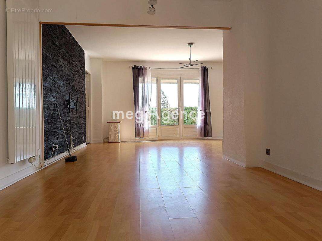 Maison à VILLEBAROU