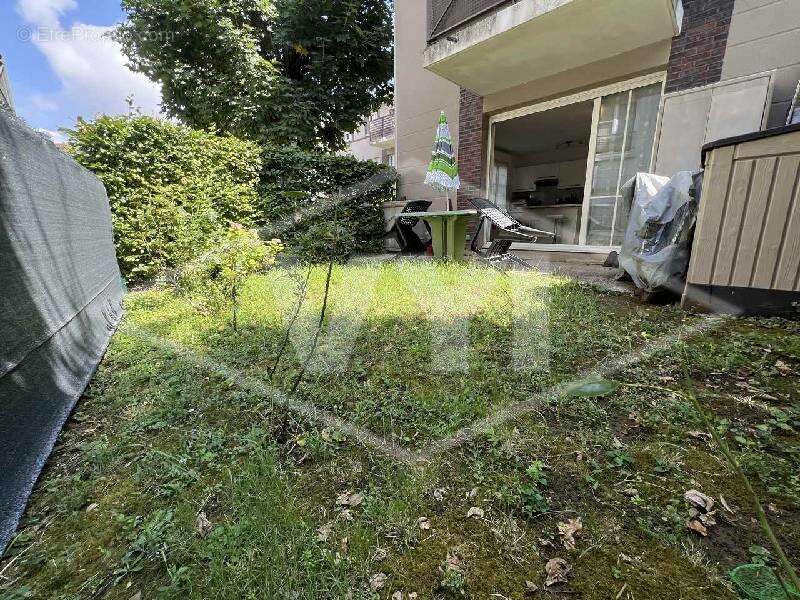 Appartement 43 m² à Combs-La-Ville  - photo 2