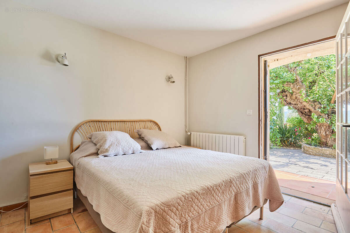 Maison à CUCURON