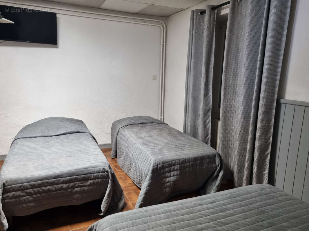 Autre à SAINT-JULIEN-DU-VERDON