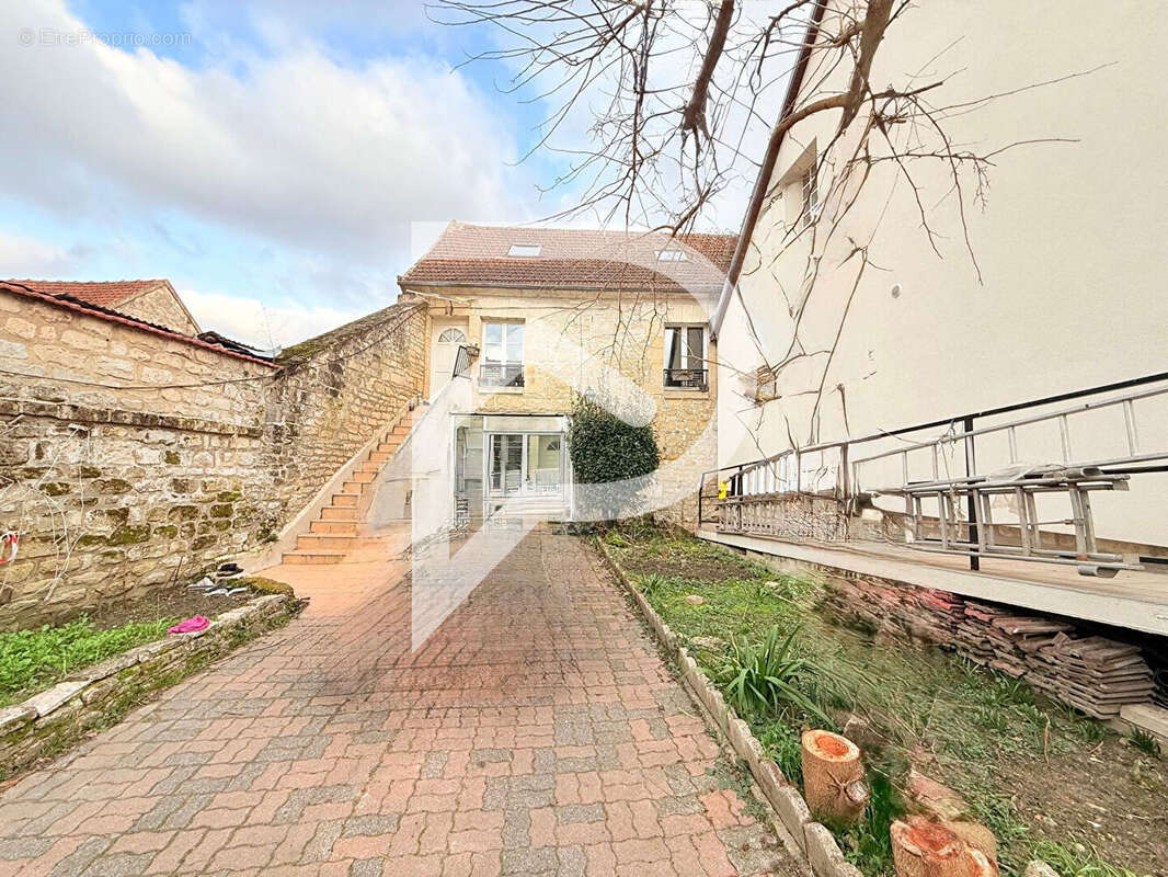 Maison à MONTATAIRE