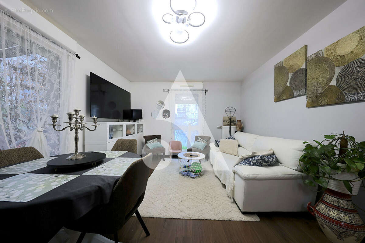 Appartement à CORBEIL-ESSONNES