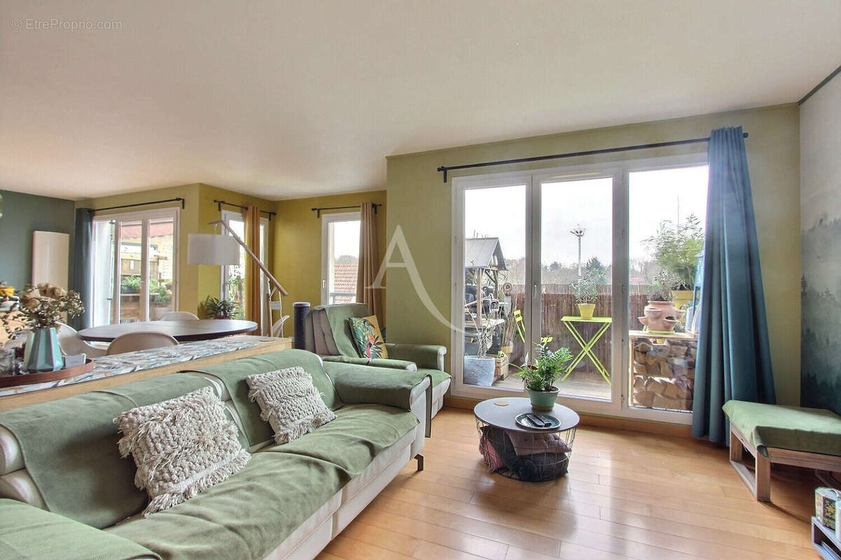 Appartement à VILLENEUVE-LA-GARENNE