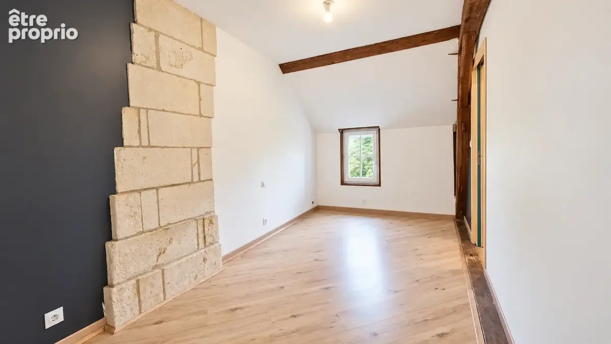 Maison en pierre 4 chambres, dépendances et 8 500 m2 de terrain - photo 5