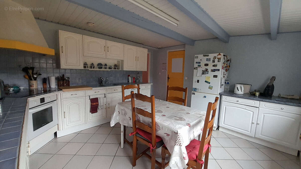 ROCHEFORT - Maison de plain-pied de 103 m²  -  garage - jardin - Proche écoles et commerces - photo 4