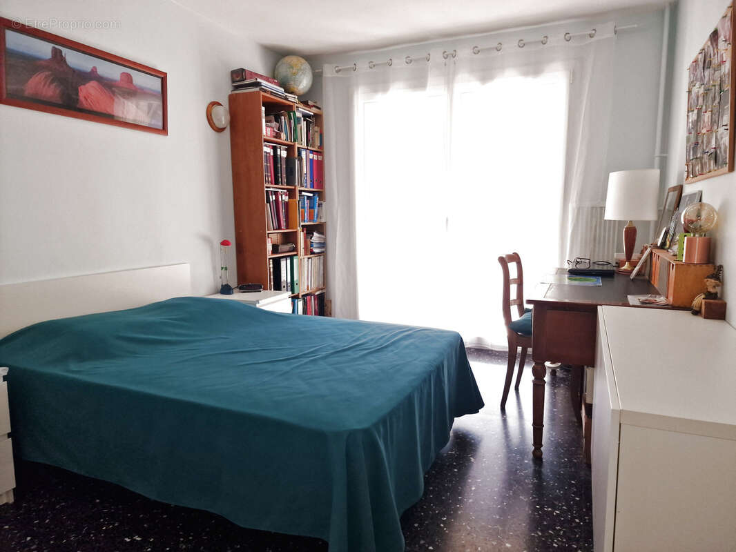 À acheter à Toulon : grand appartement avec terrasse - photo 5