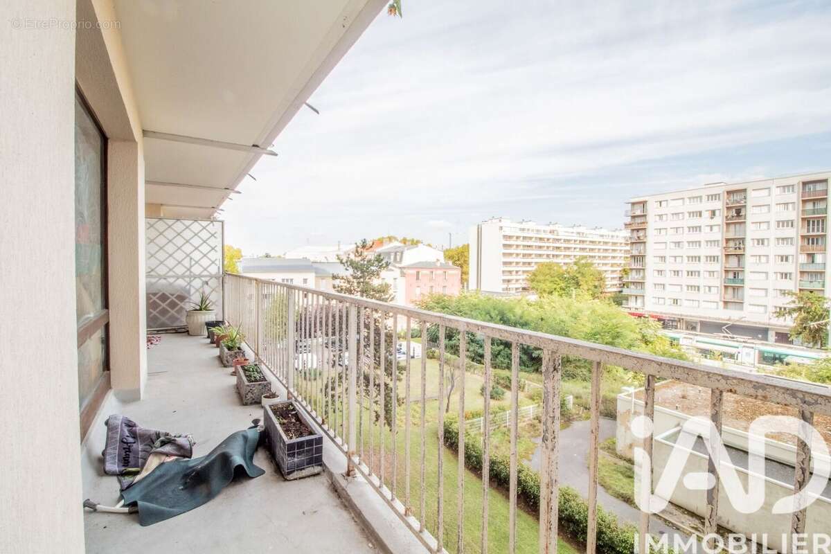 Photo 2 - Appartement à SAINT-DENIS