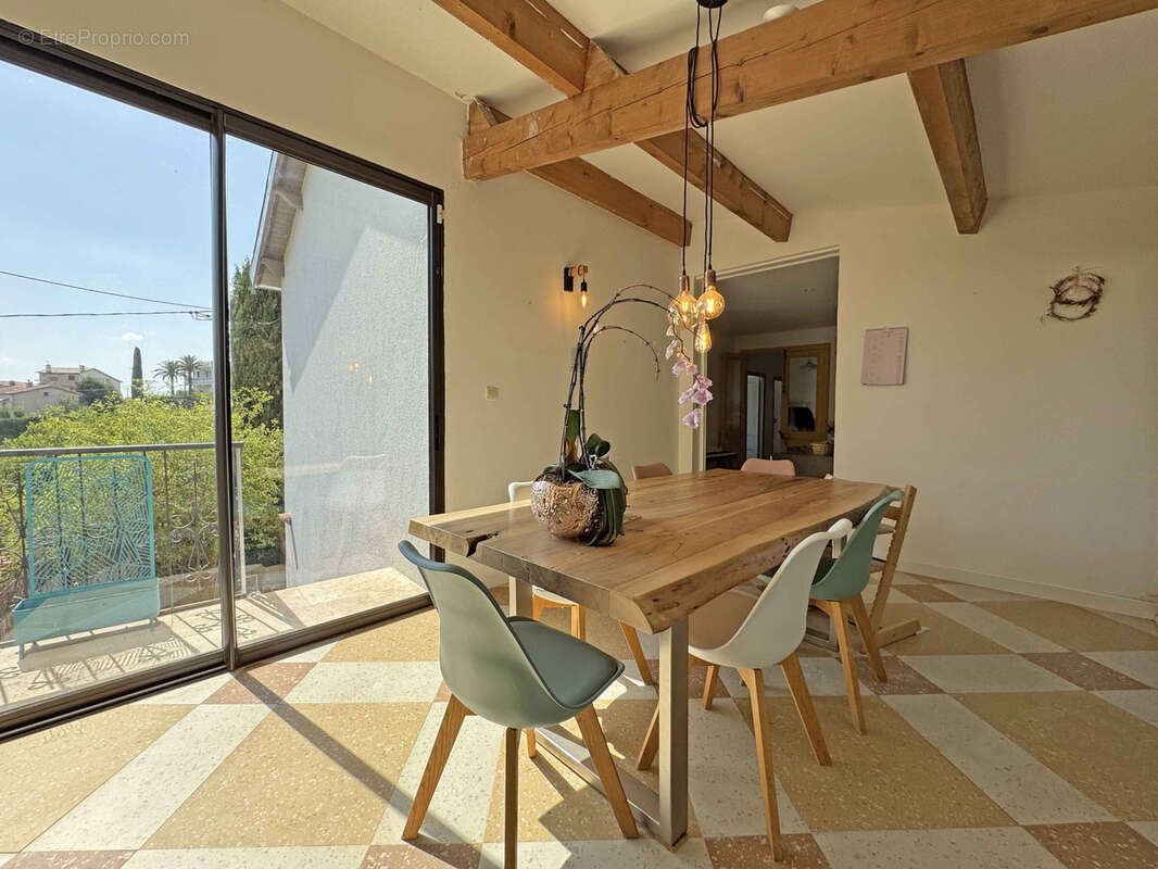 Vence - Villa rénovée avec jardin et appartement indépendant à proximité du centre-ville - photo 5