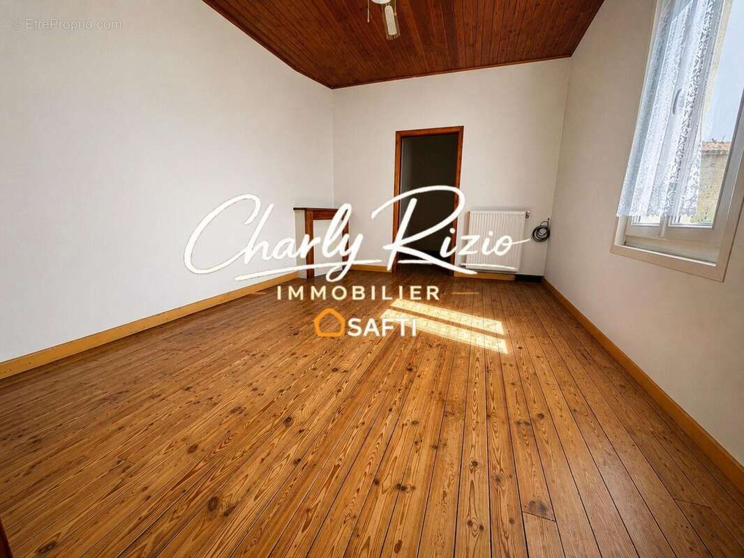 Maison 142 m² à Villepot  - photo 4