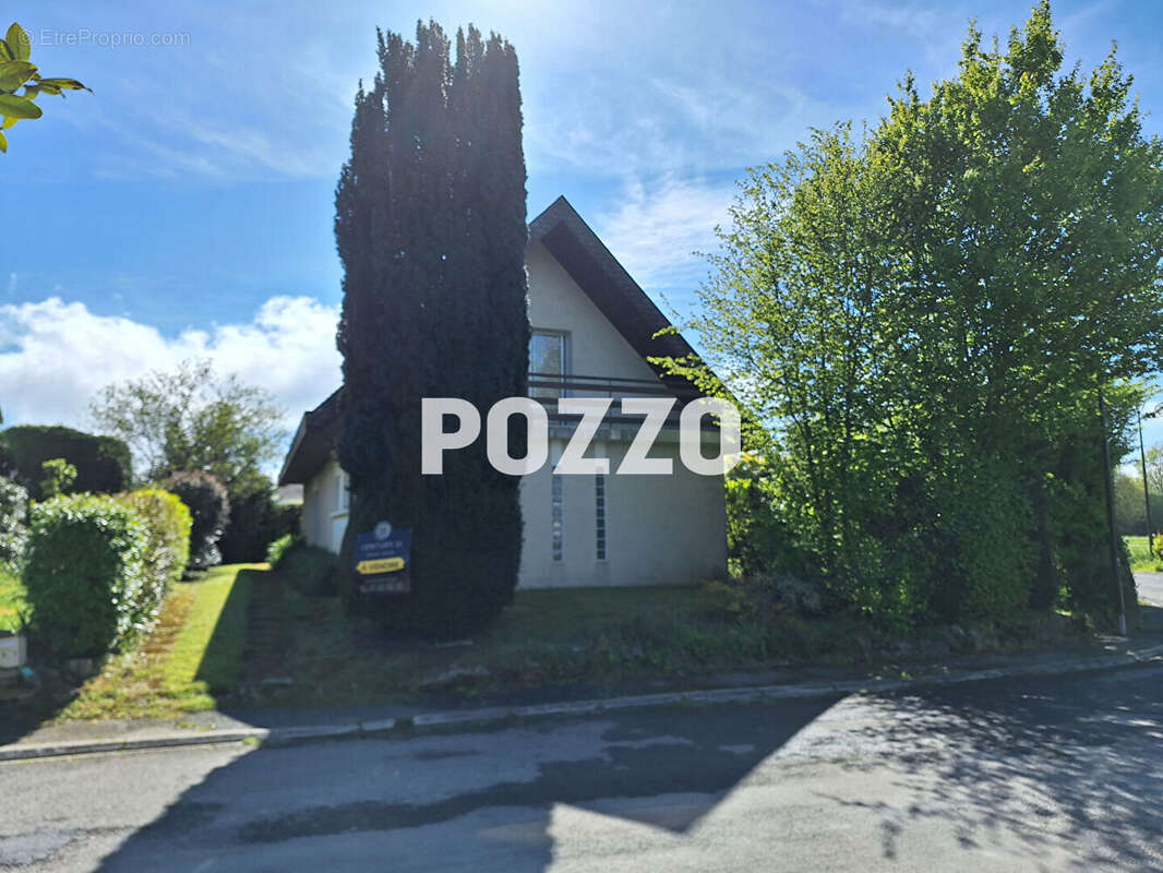 Maison à SAINT-JEAN-DES-CHAMPS