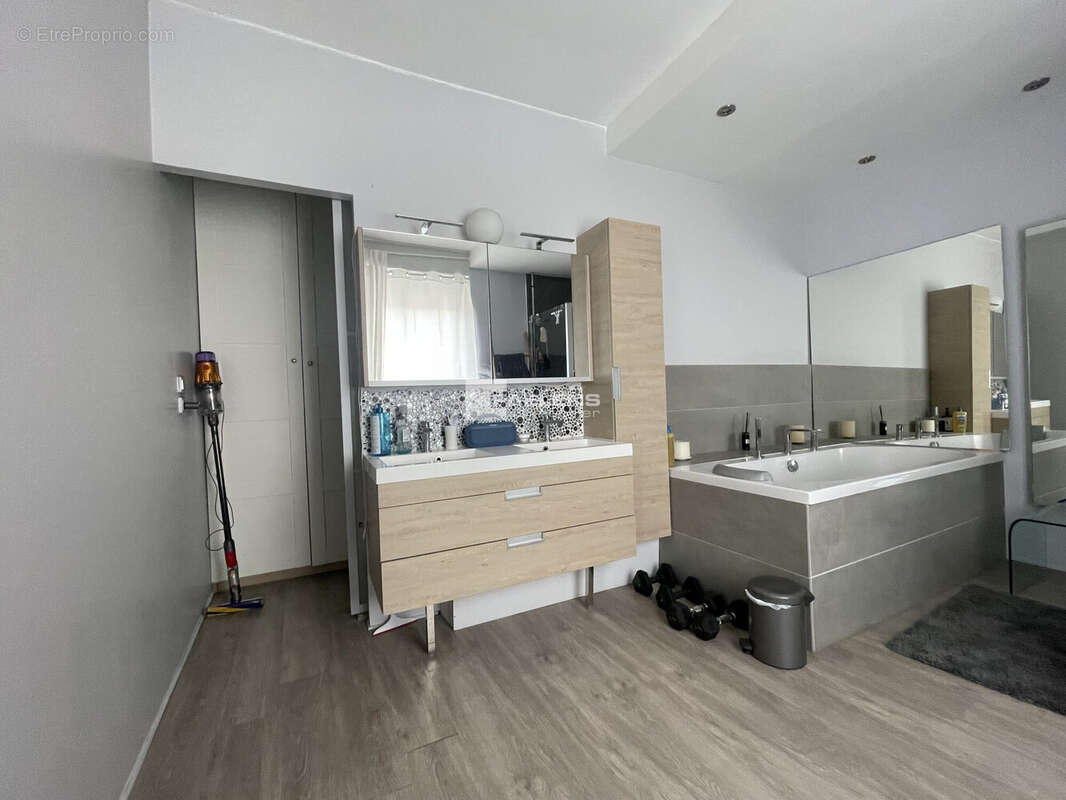 Maison 250 m² à Chereng  - photo 6