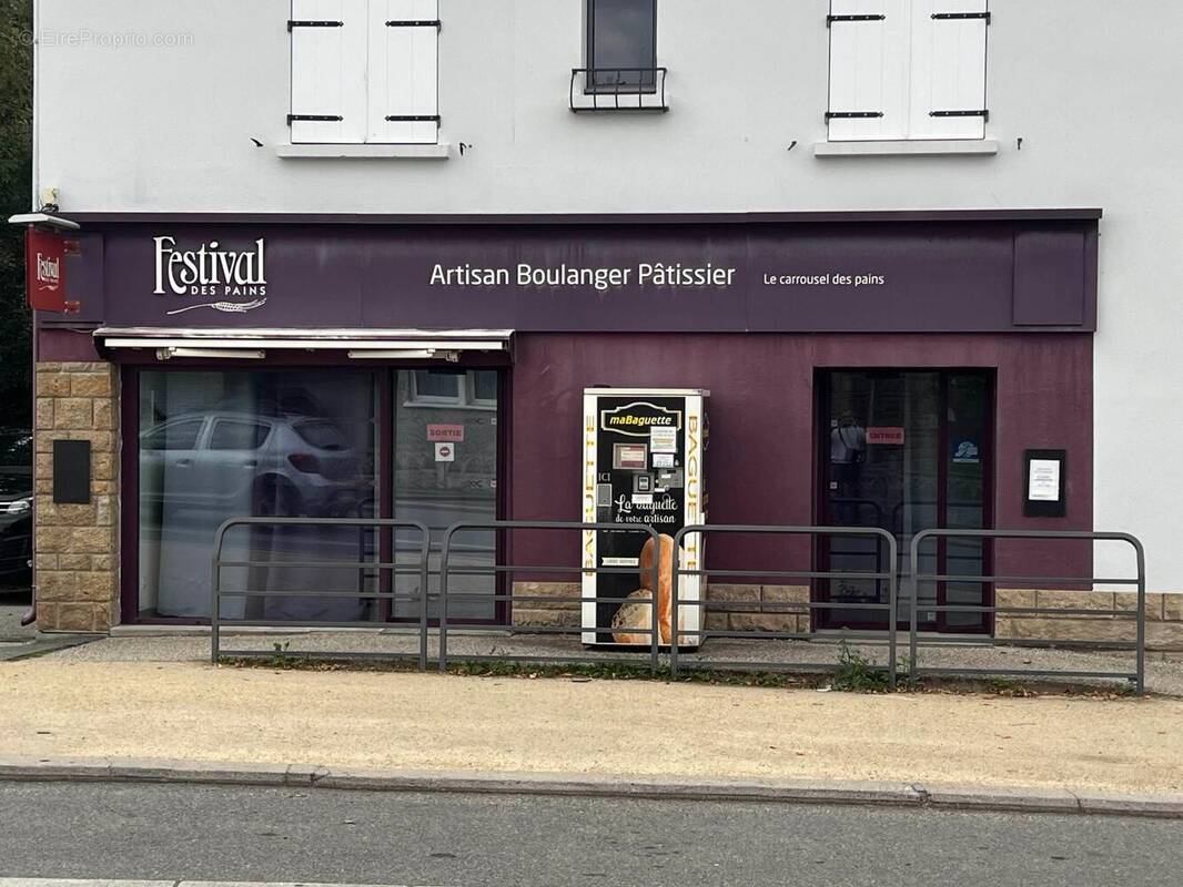 Photo 1 - Commerce à SEVERAC