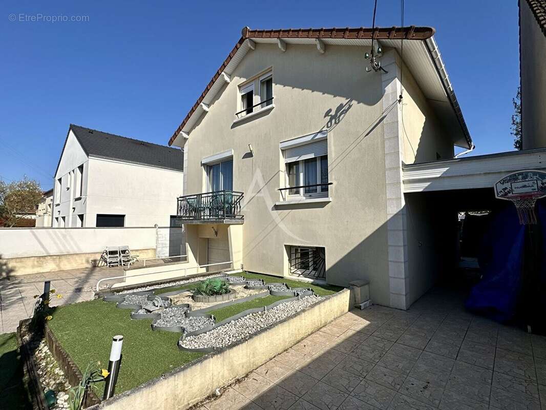 Maison à MORANGIS