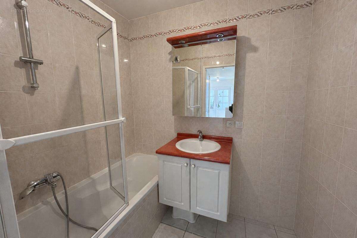 Appartement T3 TALANT - Balcon - Garage - photo 13
