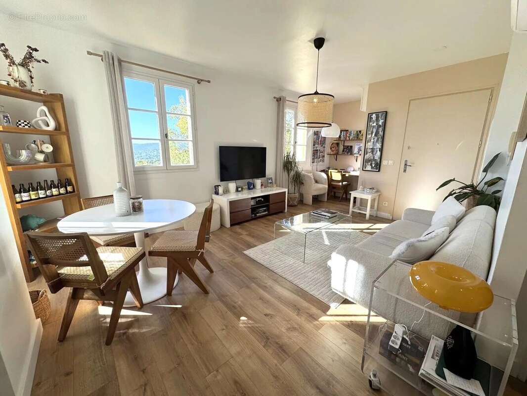 Appartement à GRIMAUD