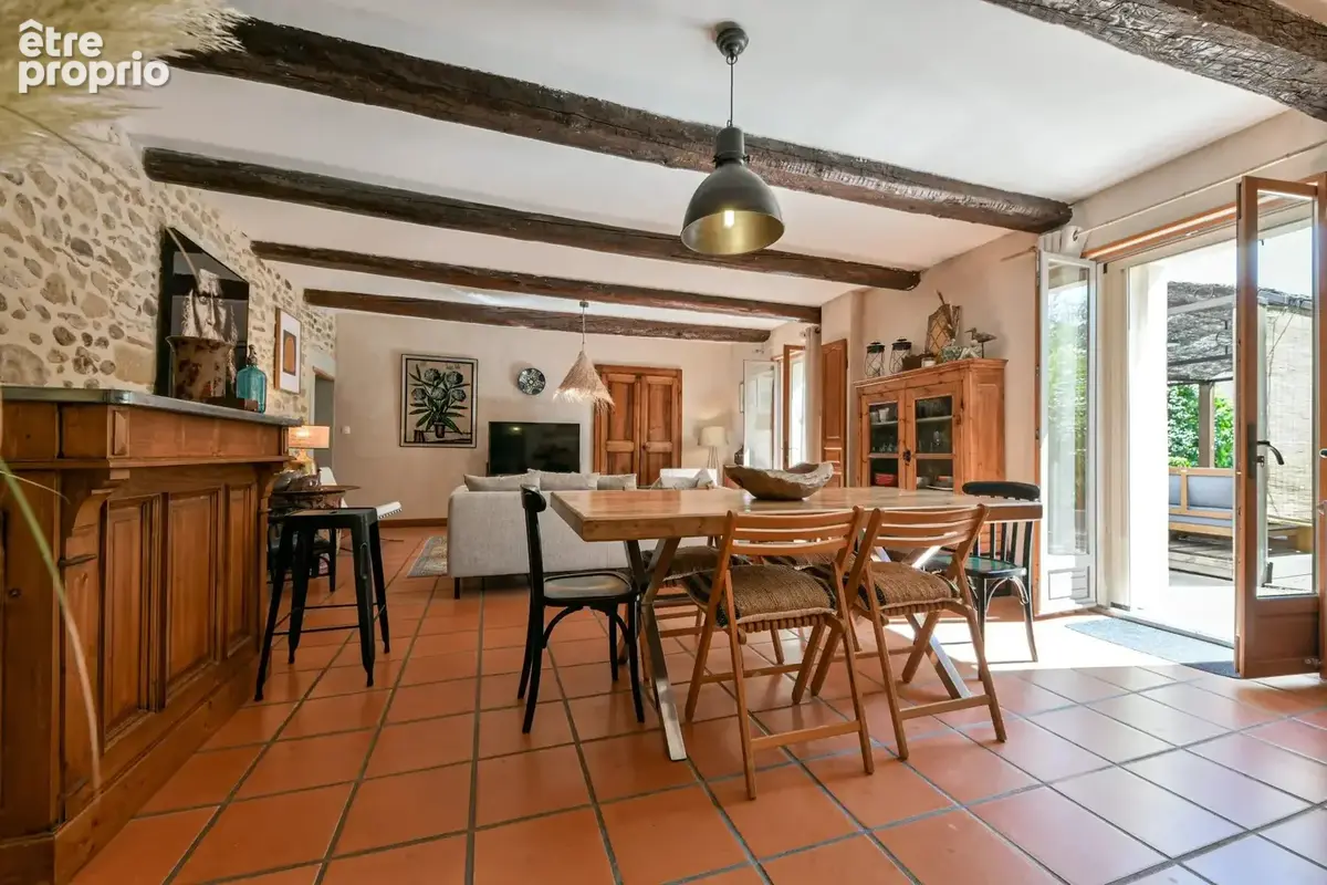 Superbe propriété de village avec jardin et piscine à 17 kms d’Uzès - photo 5