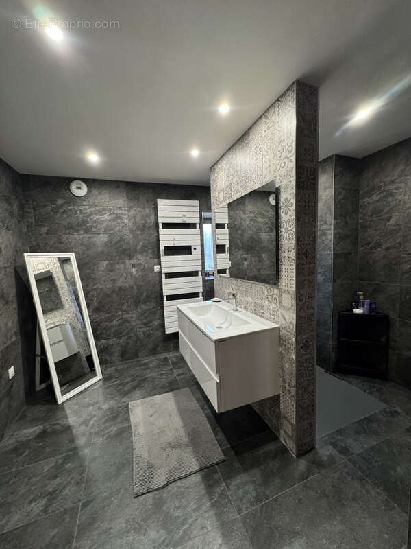 Maison à SAINT-GENEST-MALIFAUX