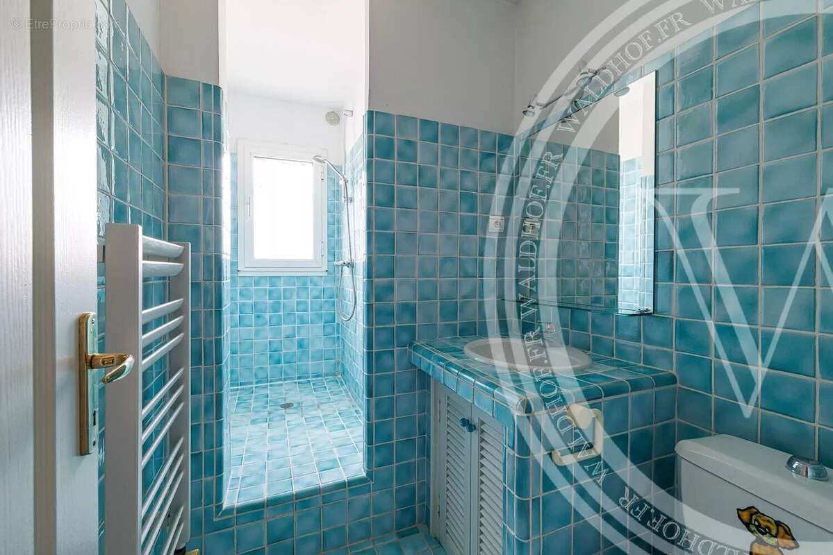 Maison à ROQUEFORT-LES-PINS