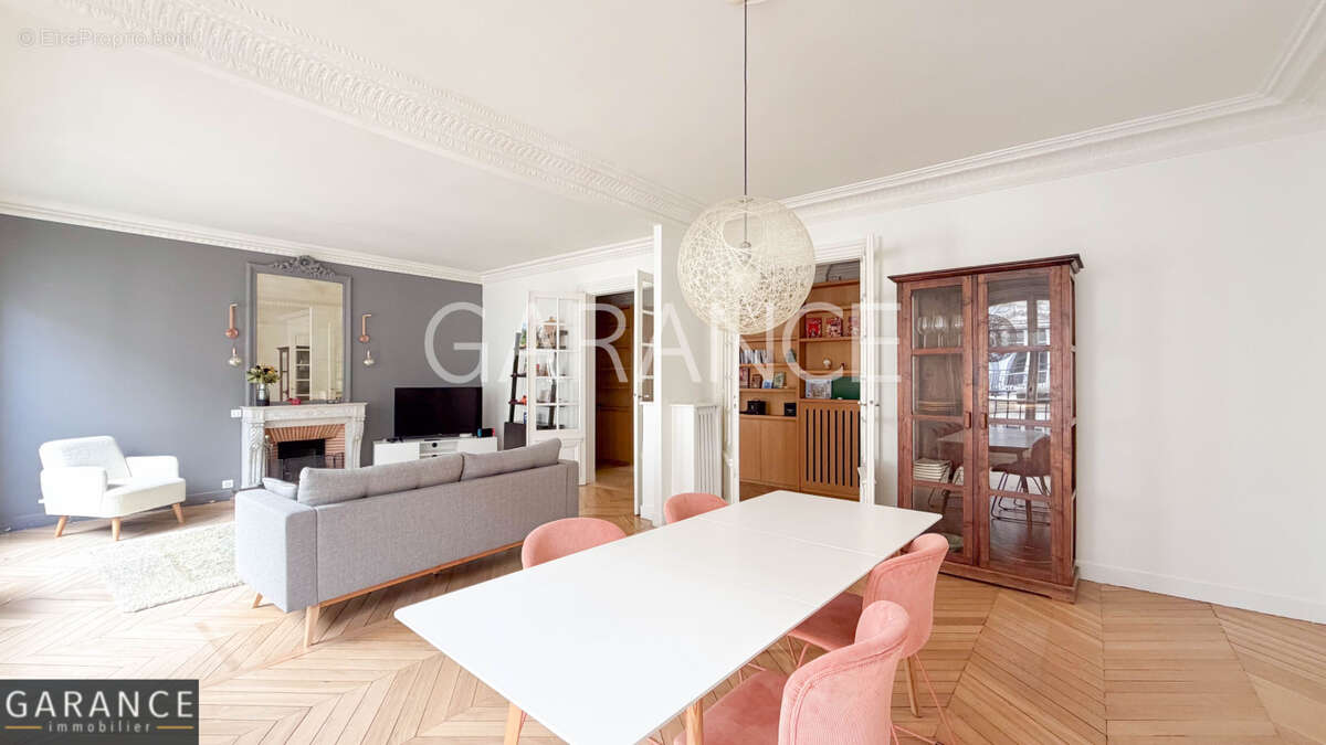 Appartement à PARIS-14E