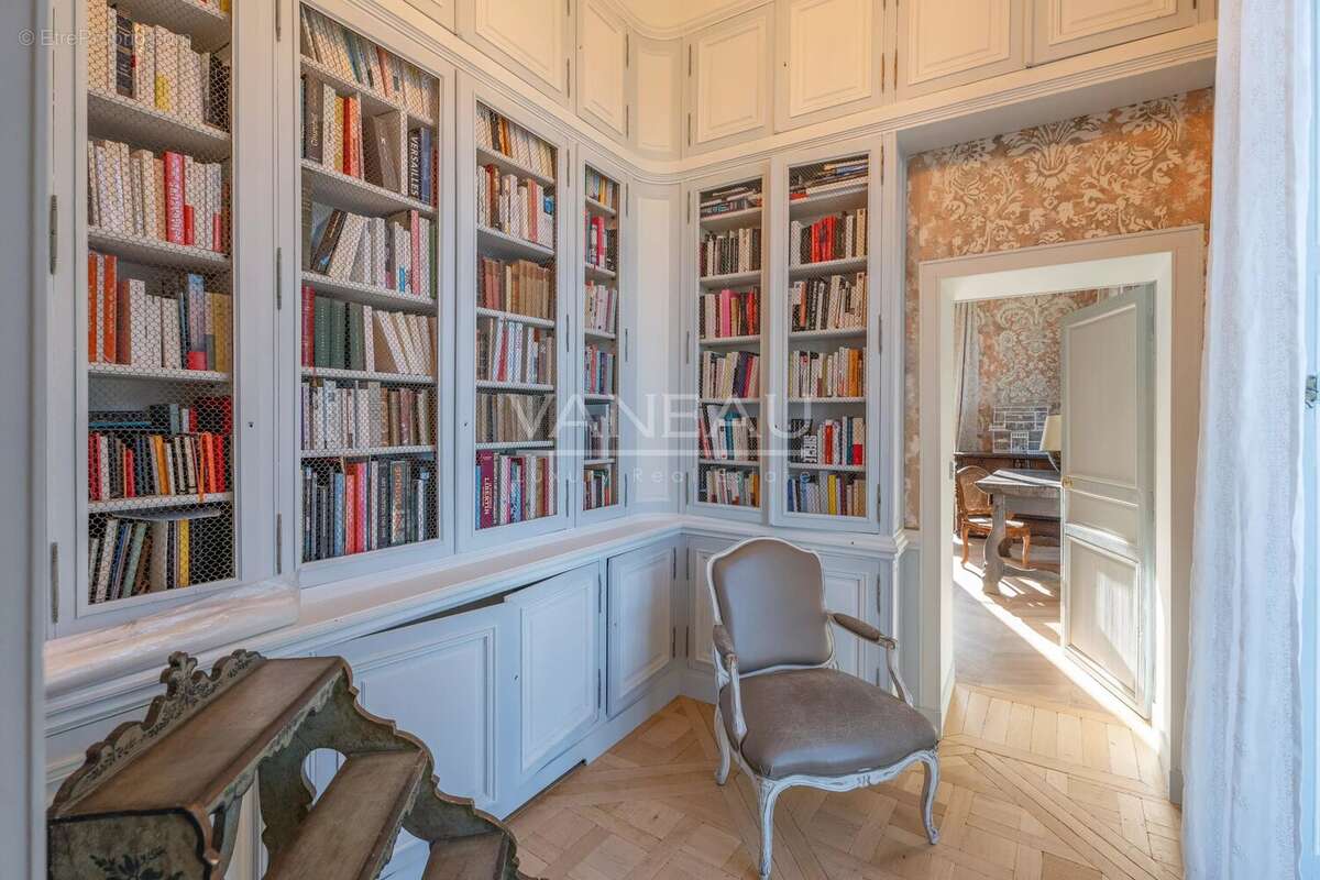 En bord de Seine, à proximité immédiate de Fontainebleau - photo 23