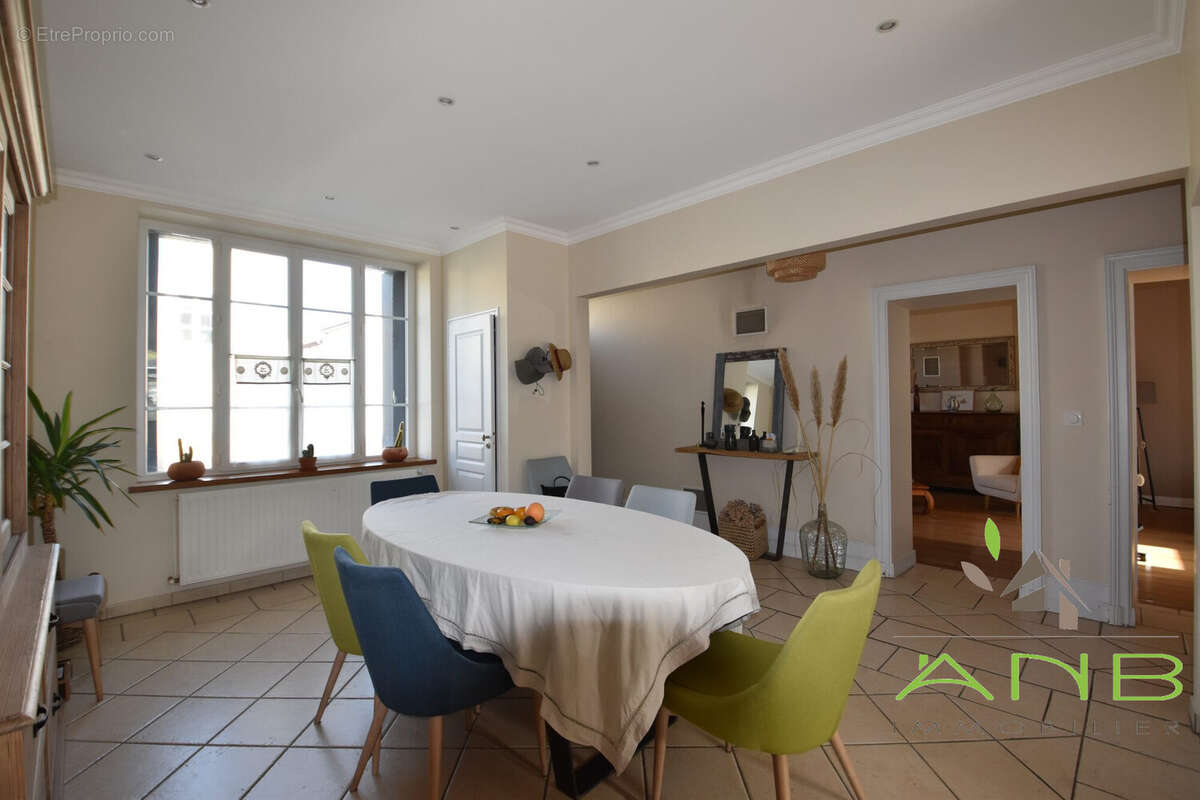 Maison à MONTBRON