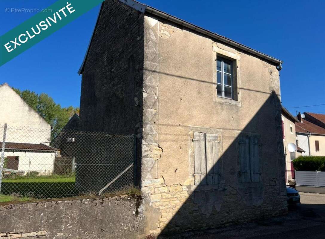 Maison 50 m² à Vars  - photo 2