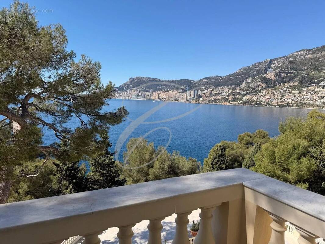 Appartement à ROQUEBRUNE-CAP-MARTIN