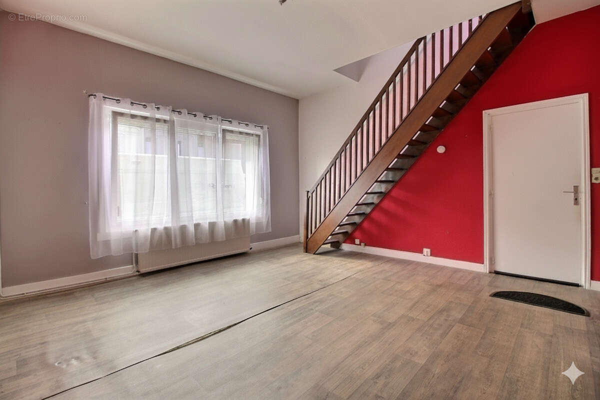 Appartement à CRESPIN