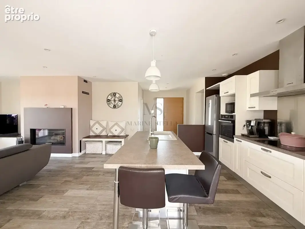 Ensemble Immobilier Rare  Trois Maisons, Piscine, Terrains Agricoles et Équipements pour Activité Animalière - photo 13