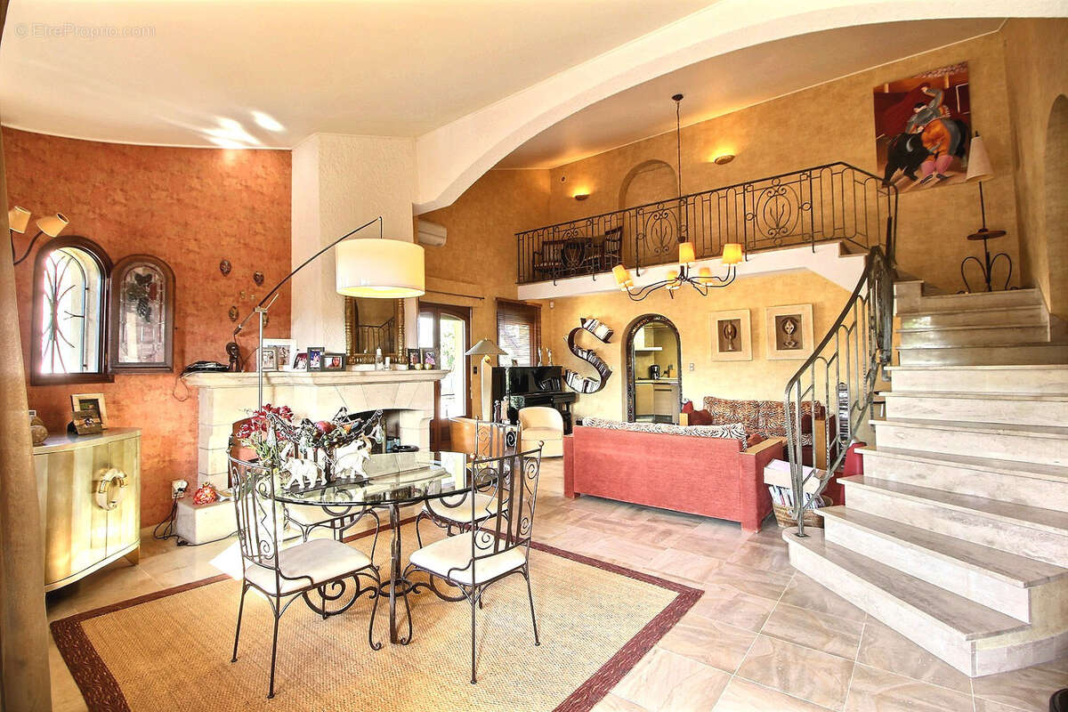 Maison à SAINT-CYPRIEN