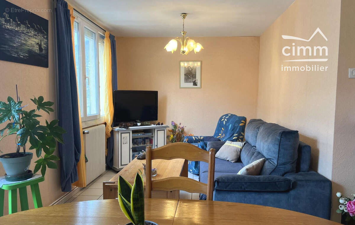 Appartement à FONTAINE